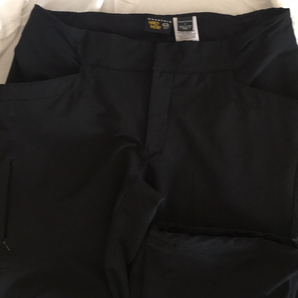 Women’s 12 Mountain Hard Wear outdoor pant.